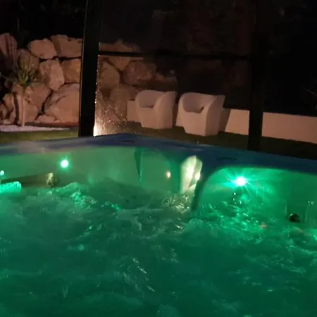 La Bonne Etoile ! Romantique ! Jacuzzi Et Piscine Marsiglia